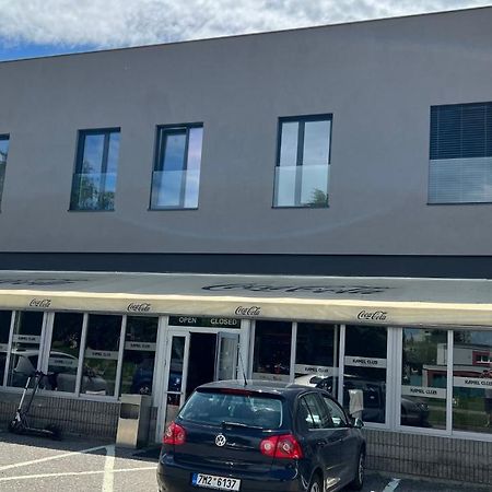 Kamel Club Restaurace A Penzion Olomouc Eksteriør bilde