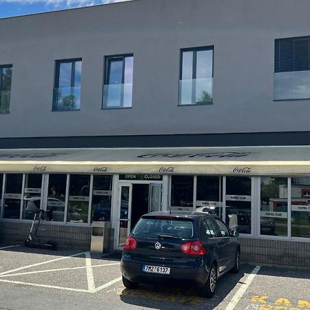Kamel Club Restaurace A Penzion Olomouc Eksteriør bilde